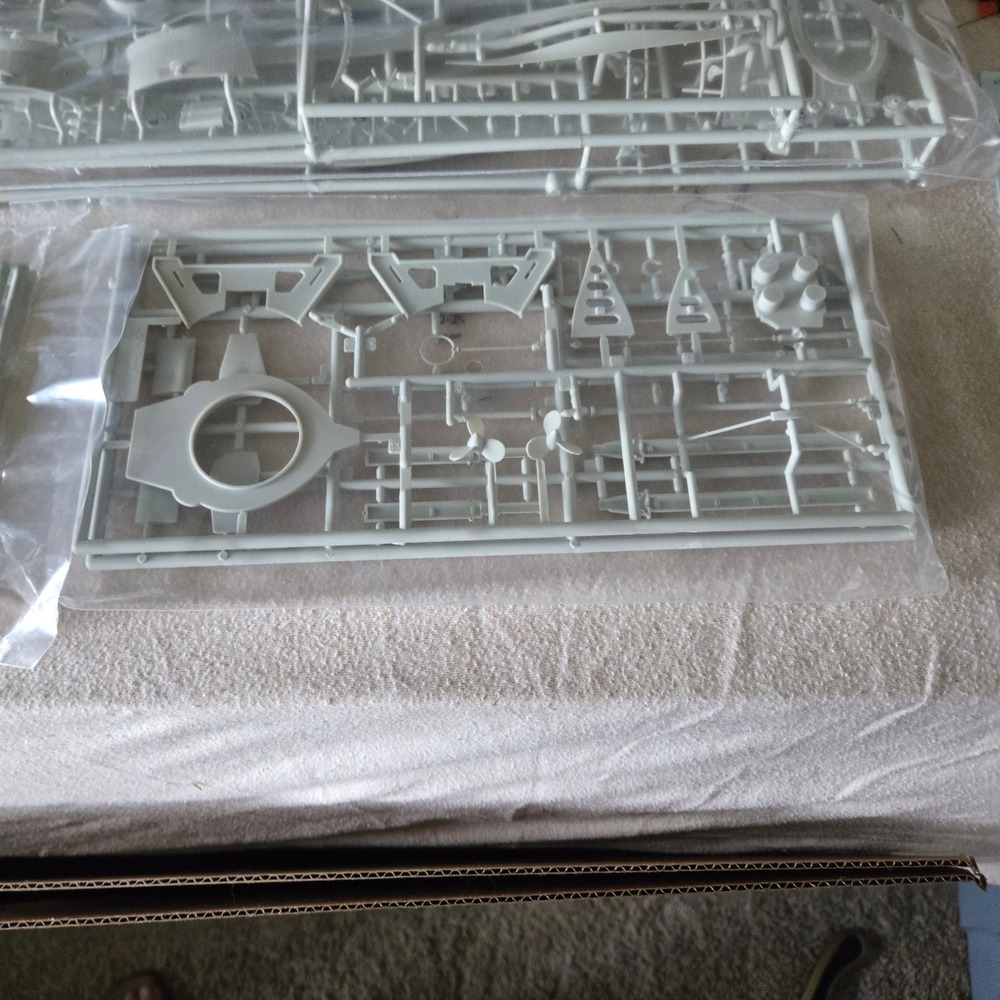 Revell German Submarine VII C Wolf Pack 1:72 Scale Model Kit 05015 Factory Seal - Picture 11 of 16